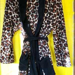 Women’s short robe